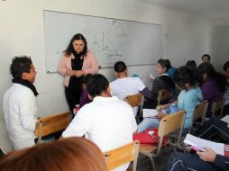 Buscan elevar la calidad de la educación mediante el desarrollo de profesionistas competentes. ARCHIVO /