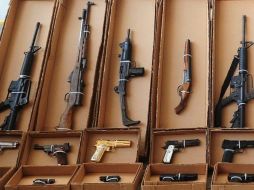Rifles fueron ordenados desde octubre, antes de los hechos violentos en escuelas del país. ARCHIVO /