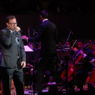 Leonel García presenta ''Te besé'', a dueto con María José