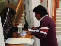 Las ventanillas estarán abiertas al público durante los días hábiles y hasta el 16 de abril. ARCHIVO /