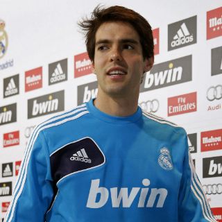 No pensamos en dejar al Barcelona en crisis: Kaká
