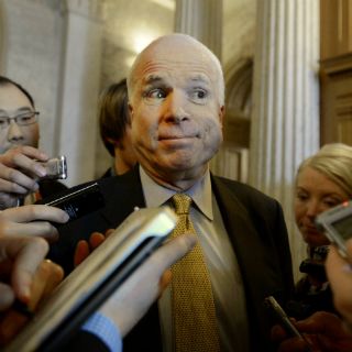 McCain promueve reforma de inmigración
