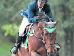 El jinete del GCC, Leopoldo Salles, ganó la prueba de 1.30 metros a lomos de ''Great Optimus N Equisearch'' con 29.74 segundos. EL INFORMADOR /