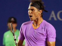 Rafael Nadal celebra su victoria ante Nicolás Almagro, ayer en la semifinal del Abierto Mexicano de Tenis, en Acapulco. EFE /