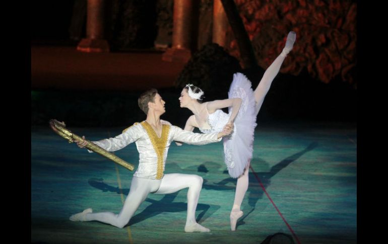 Los bailarines realizaron una destacada ejecución. ARCHIVO /