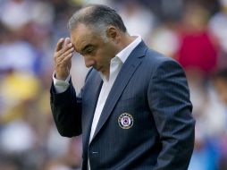 Guillermo Vázquez tiene graves problemas con el desempeño del Cruz Azul. AP /