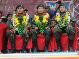 Ayer, los tres soldados detenidos fueron recibidos por el ministro boliviano de Defensa, Ruben Saavedra. ARCHIVO /