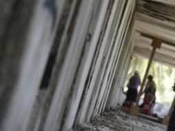 Como consecuencia del sismo al menos 700 casas se desplomaron. ARCHIVO /