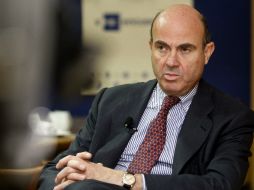 El ministro español de Economía, Luis de Guindos señala que España no necesitará más ajustes económicos. EFE /