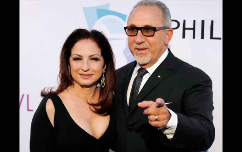 Emilio Estefan con su esposa Gloria. Una pareja cuya historia podría llevarse a Broadway. ARCHIVO /