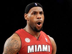 LeBron James sigue siendo el jugador clave esta temporada. EFE /