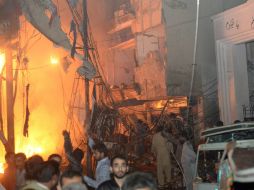 La bomba explotó frente a una mezquita chií cuando la gente salía tras las oraciones del atardecer. EFE /