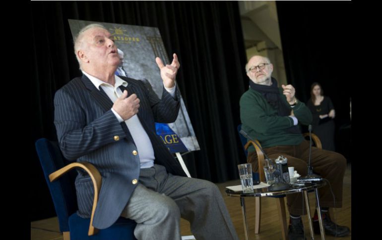 Daniel Barenboim, director musical de la orquesta Staatsoper de Berlín en rueda de prensa da a conocer programa del ''Festtage 2014''. EFE /