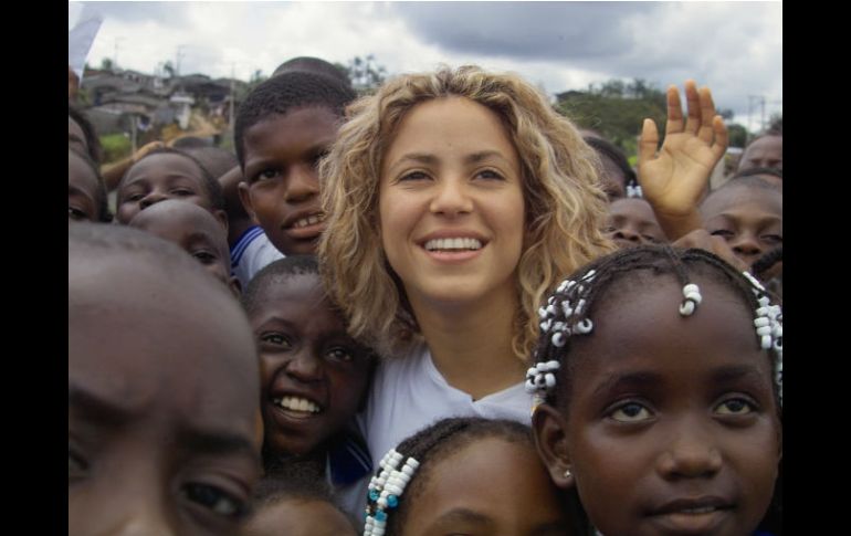 Shakira y las fundaciones los reconocimientos a los ganadores. ARCHIVO /