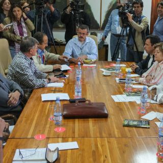 Congresistas colombianos se reúnen con negociadores de las FARC