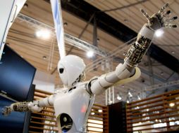 Un robot se ve en el stand de la SemProm durante el evento de la feria tecnológica del CeBIT en Alemania. AFP /