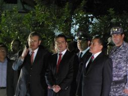 Luis Carlos Nájera junto al gobernador Aristóteles Sandoval durante la revisión de los cuerpos de seguridad pública de la PGJE. ARCHIVO /