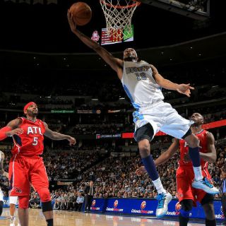 Los Nuggets vencen a los Hawks