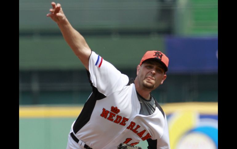 Robbie Cordesman lanza cinco entradas completas sin permitir carrera. AFP /