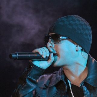 Daddy Yankee se recupera de cirugía de meniscos