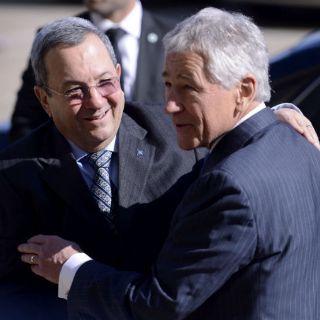 Hagel y Ehud Barak mantienen su primera reunión bilateral