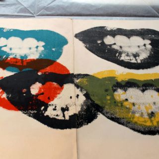 La subasta por internet de obras de Warhol obtiene 2.3 MDD