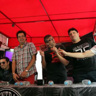 Los Auténticos Decadentes alistan documental de creación de discos