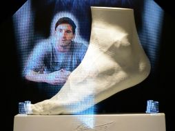 El molde del pie del argentino fue tomado a finales del año pasado. AFP /