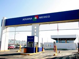 El gobierno de Estados Unidos comenzó a reducir turnos a sus inspectores en las garitas de la frontera con México. ARCHIVO /