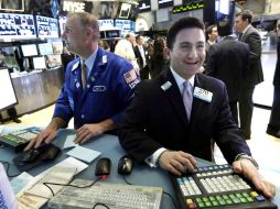 Selectivo S&P avanzó el 0.11 por ciento y el tecnológico Nasdaq se dejó el 0.05 por ciento. AP /