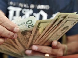 El menor precio a la compra es de 12.10 pesos en Reynosa y Monterrey. ARCHIVO /