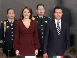 Angélica Rivera, acompañada de su esposo Enrique Peña Nieto. ARCHIVO /