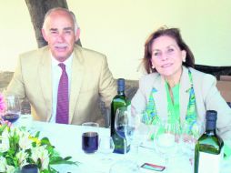 HOMBRE COMPROMETIDO. José Luis González Íñigo y Conchita Covarrubias EL INFORMADOR /