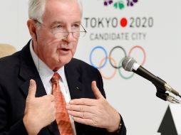 El presidente del Comité de Evaluación del Comité Olímpico Internacional (COI), el británico Craig Reedie, en rueda de prensa. AFP /
