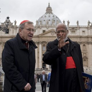 Cardenales examinan en secreto las controvertidas finanzas del Vaticano