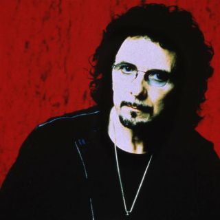 El guitarrista de Black Sabbath compone para Eurovisión 2013