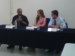 El director huésped Leslie B. Dunner; la mezzosoprano Cassandra Zoé Velasco, y el gerente general de la OFJ, Arturo Gómez Poulat. EL INFORMADOR /