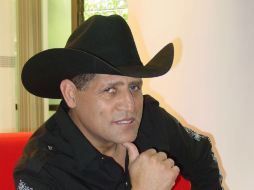 ''Ellos decidirán si sigo por esta línea o mejor por la de banda'', asegura Barraza refiriéndose a su público. ARCHIVO /