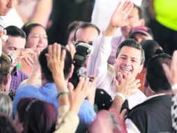 Primera visita oficial a Jalisco. El Presidente Enrique Peña Nieto puso en marcha ayer el programa nacional para los adultos mayores. EL INFORMADOR /