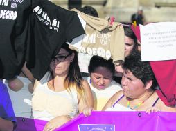 Reclaman respeto .Un grupo de mujeres se manifestó ayer en la Plaza de Armas en demanda de respeto al género. EL INFORMADOR /