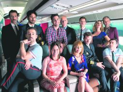 A volar. El nuevo trabajo de Almodóvar reúne a distintos actores, algunos nuevos en el mundo de este director manchego. ESPECIAL /