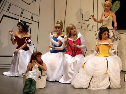 Una obra en la cual 12 princesas muy famosas que rompen con el mito de ''felices para siempre''. NTX /