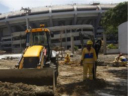 Hay preocupación en FIFA debido a que la principal sede no está terminada. AP /