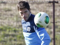 Basanta es el quinto jugador del futbol mexicano que es convocado a la selección celeste y blanca. AP /