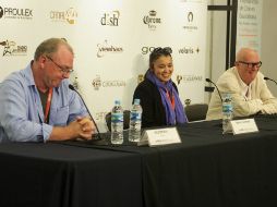 (De izq. a derecha) El actor Gildor Roy y los productores Martha Fernández y Luc Martineu presentan la cinta Ésimésac.  /