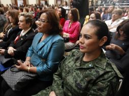Por su esfuerzo y capacidad de entrega, mujeres reciben el reconocimiento ''Irene Robledo García''. NTX /