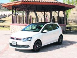 Veloz. La carrocería es ligera y su motor potente; una combinación que da como resultado mucha diversión. EL INFORMADOR /