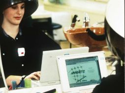 Mujeres y tecnología, una relación cada día más estrecha. ARCHIVO /