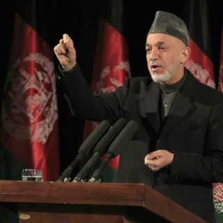 Karzai denuncia a EUA y Talibán de fomentar violencia