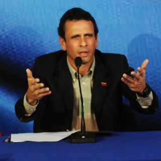 Capriles anuncia oficialmente la candidatura de la oposición